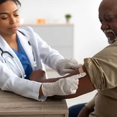 Woman_Man_Multiethnic_20s-60s_MedicalCheckup_Clinic